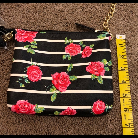 Small Rose Betsey Johnson Purse - Picture 5 of 5